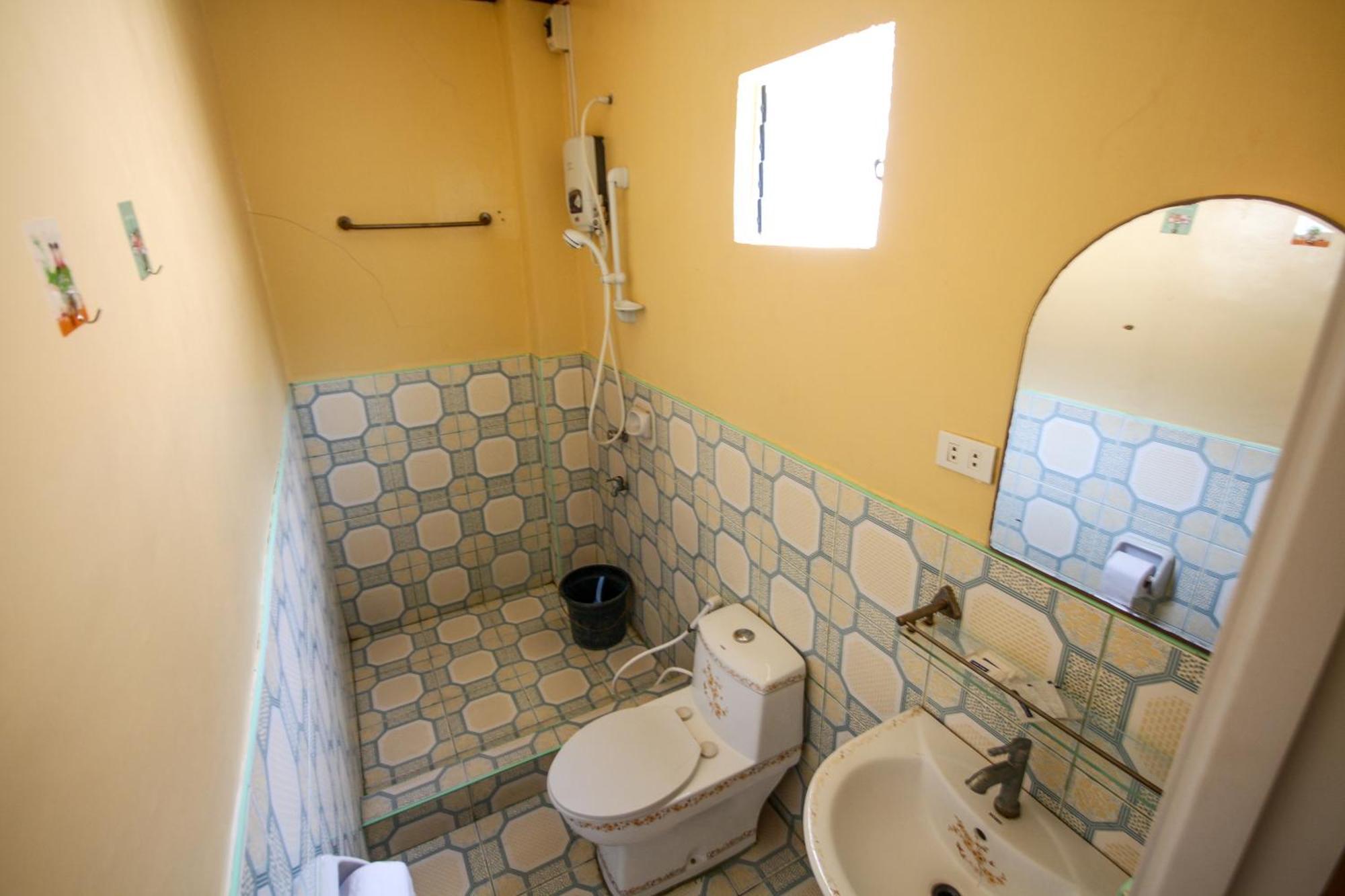 Bella Beach Resort Batangas Lian Ngoại thất bức ảnh